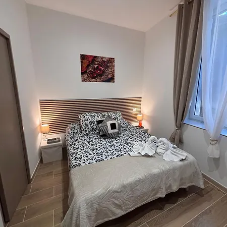 Bed and Breakfast La Rubis Ναρμπόν